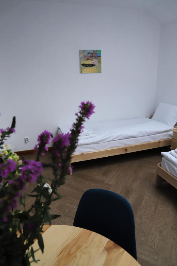 Artrooms Pokoje Goscinne Krosno Exterior foto
